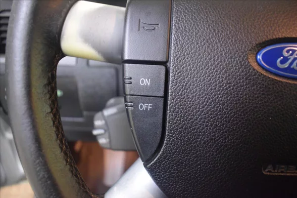 Ford Mondeo 1,8 i GHIA,PO SERVISU,BEZ KORO - foto 17