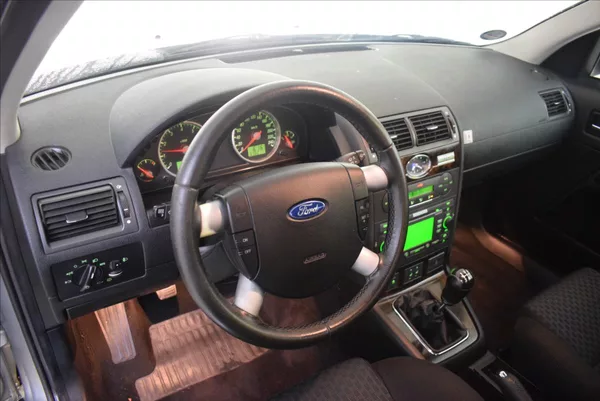 Ford Mondeo 1,8 i GHIA,PO SERVISU,BEZ KORO - foto 6