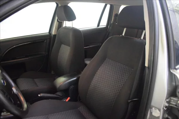 Ford Mondeo 1,8 i GHIA,PO SERVISU,BEZ KORO - foto 8