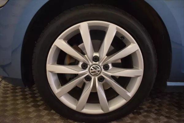 Volkswagen Golf 2,0 TDI 1.MAJ,NOVÉ ČR,SUPER ST - foto 9