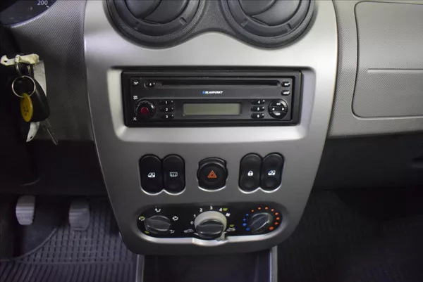Dacia Sandero 1,4 i PO SERVISU,SUPER STAV - foto 15