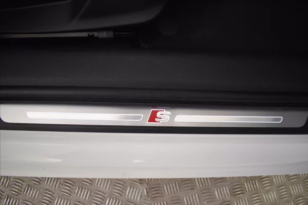Audi A4 2,0 TDi S-LINE,PERFEKTNÍ STAV - foto 10