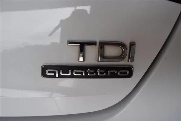 Audi A4 2,0 TDi S-LINE,PERFEKTNÍ STAV - foto 13