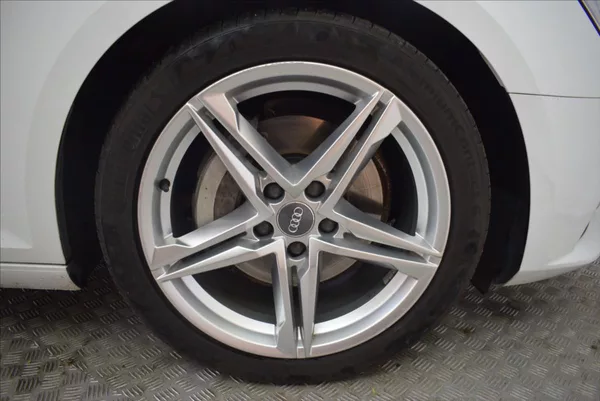 Audi A4 2,0 TDi S-LINE,PERFEKTNÍ STAV - foto 9