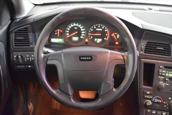 Volvo V70 2,4 i AUTOMAT PO SERVISU - foto 11
