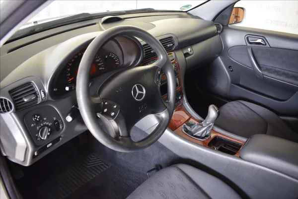 Mercedes-Benz Třídy C 1,8 i PRAVIDELNÝ SERVIS - foto 12