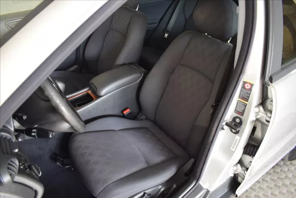 Mercedes-Benz Třídy C 1,8 i PRAVIDELNÝ SERVIS - foto 13