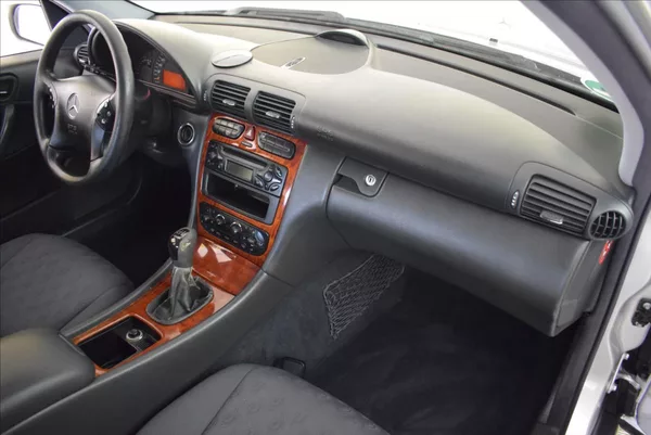 Mercedes-Benz Třídy C 1,8 i PRAVIDELNÝ SERVIS - foto 18