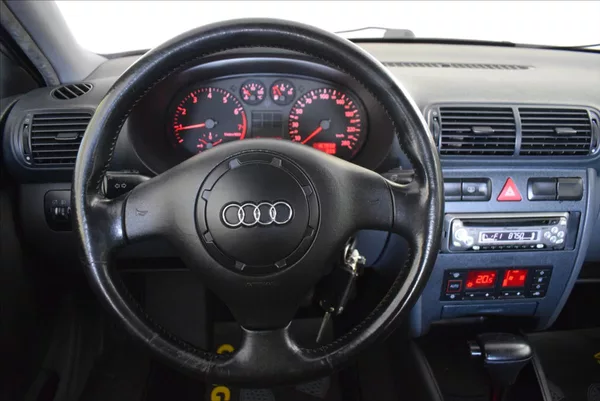 Audi A3 1,6 i AUTOMAT,PO STK - foto 16