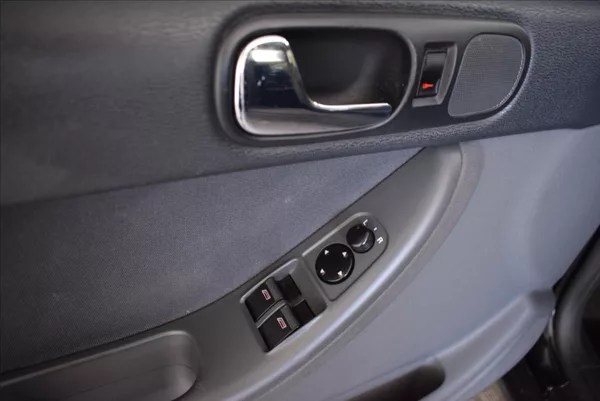 Audi A3 1,6 i AUTOMAT,PO STK - foto 20