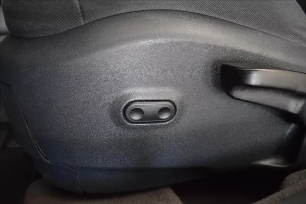 Audi A3 1,6 i AUTOMAT,PO STK - foto 21