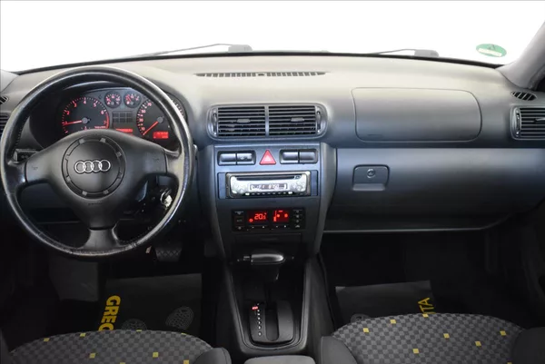 Audi A3 1,6 i AUTOMAT,PO STK - foto 22