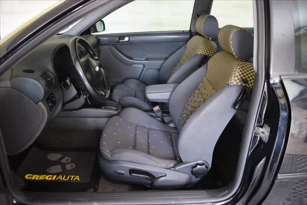 Audi A3 1,6 i AUTOMAT,PO STK - foto 7