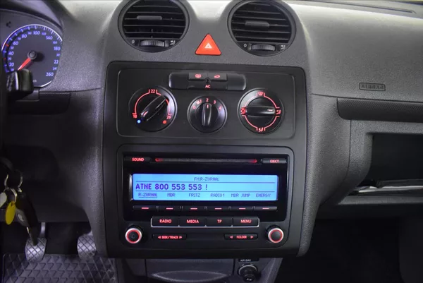 Volkswagen Caddy 1,9 TDi LIFE 7MÍST,PR.SERVIS - foto 16