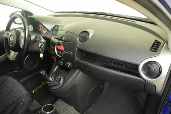 Mazda 2 1,4 MZR-CD PO SERVISU,BEZ KORO - foto 15