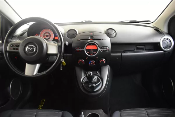 Mazda 2 1,4 MZR-CD PO SERVISU,BEZ KORO - foto 17