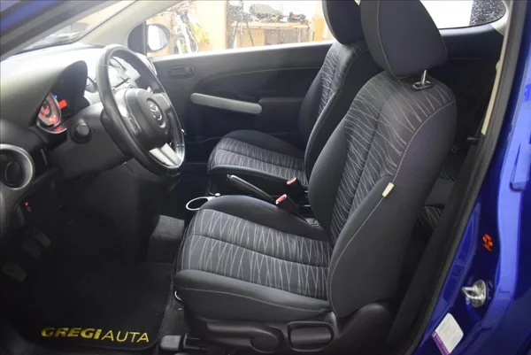 Mazda 2 1,4 MZR-CD PO SERVISU,BEZ KORO - foto 9