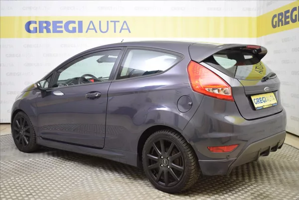 Ford Fiesta 1,6 TDCi SPORT - foto 6