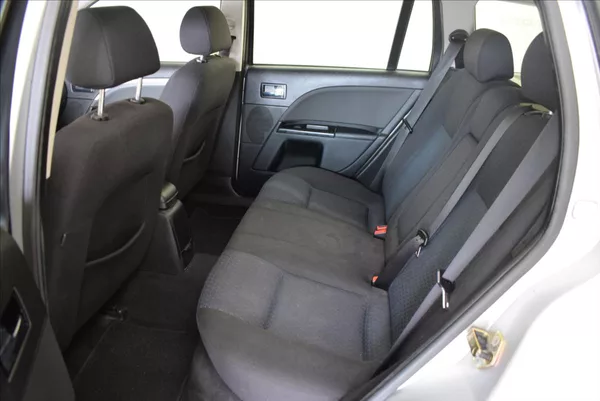 Ford Mondeo 1,8 i - foto 12