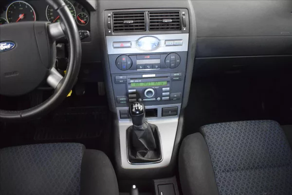 Ford Mondeo 1,8 i - foto 21