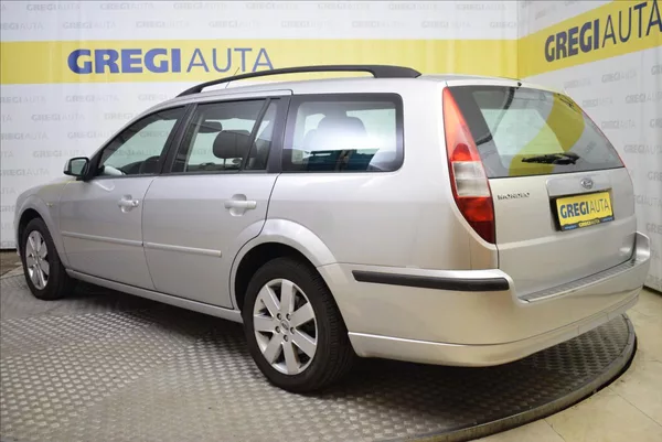Ford Mondeo 1,8 i - foto 5