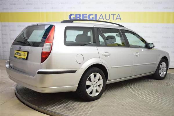 Ford Mondeo 1,8 i - foto 6