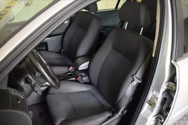 Ford Mondeo 1,8 i - foto 9
