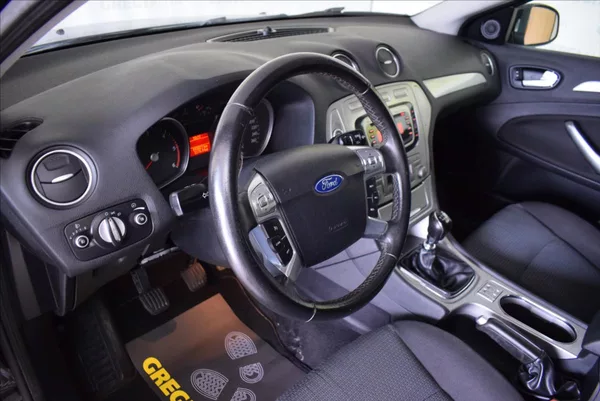 Ford Mondeo 2,0 TDCi - foto 14