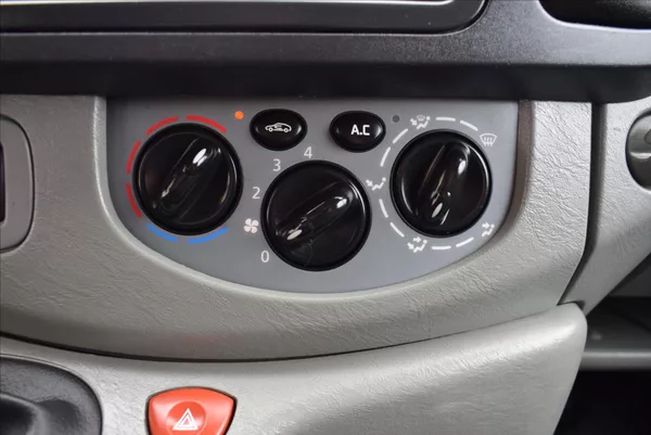 Renault Trafic 2,0 DCi LONG,TAŽNÉ - foto 12