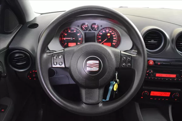 Seat Ibiza 1,4 i PO SERVISU,SUPER STAV - foto 15