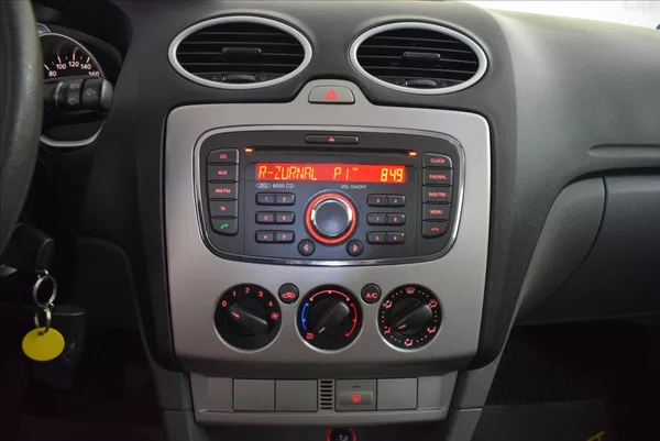 Ford Focus 1,6 i BEZ KOROZE,PO STK - foto 18
