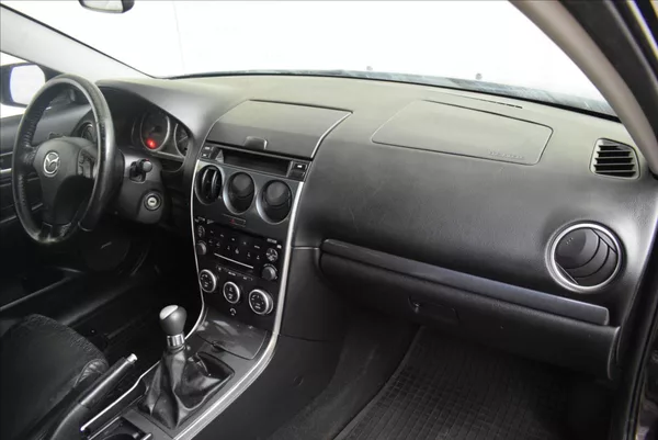 Mazda 6 2,0 MZR-CD PLNÁ VÝBAVA,SUPER S - foto 22