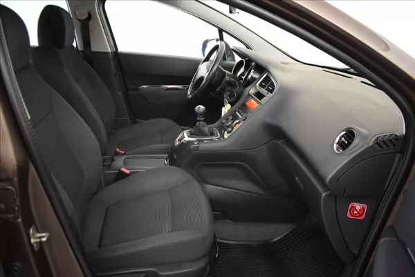 Peugeot 5008 1,6 HDi 1.MAJITEL,TOP STAV - foto 17