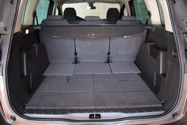 Peugeot 5008 1,6 HDi 1.MAJITEL,TOP STAV - foto 2