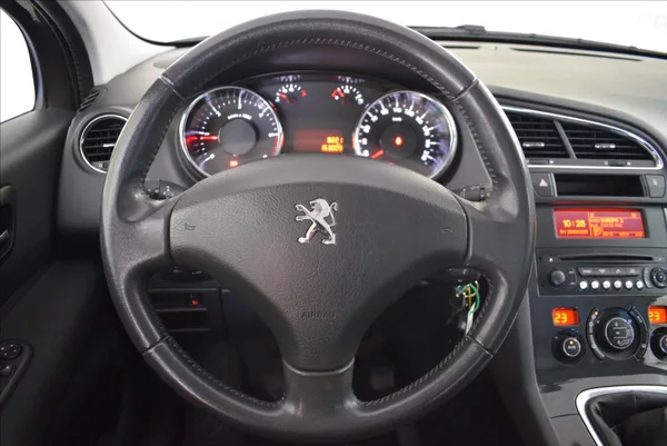 Peugeot 5008 1,6 HDi 1.MAJITEL,TOP STAV - foto 20