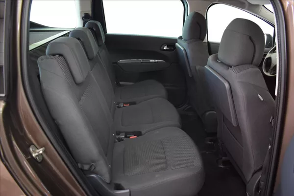 Peugeot 5008 1,6 HDi 1.MAJITEL,TOP STAV - foto 4