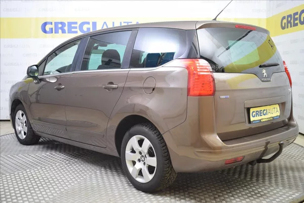 Peugeot 5008 1,6 HDi 1.MAJITEL,TOP STAV - foto 9