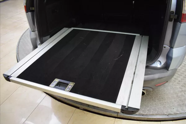 Ford S-MAX 2,5 i PLNÁ VÝBAVA - foto 13