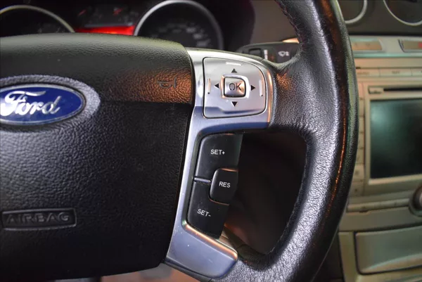 Ford S-MAX 2,5 i PLNÁ VÝBAVA - foto 19