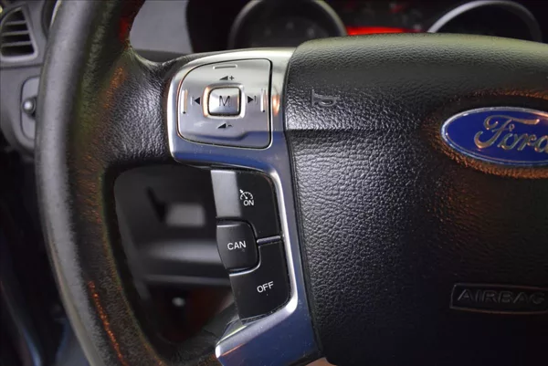 Ford S-MAX 2,5 i PLNÁ VÝBAVA - foto 20