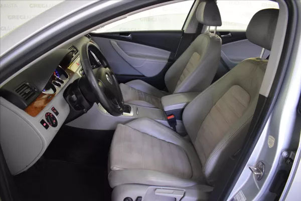 Volkswagen Passat 2,0 FSI HIGHLINE,PR.SERVIS - foto 12