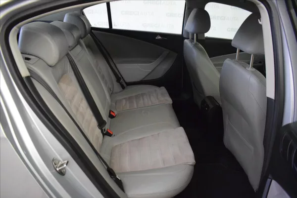 Volkswagen Passat 2,0 FSI HIGHLINE,PR.SERVIS - foto 17