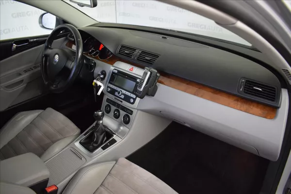 Volkswagen Passat 2,0 FSI HIGHLINE,PR.SERVIS - foto 19