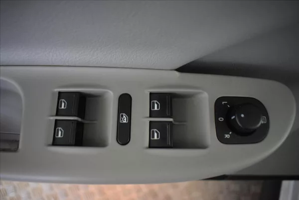 Volkswagen Passat 2,0 FSI HIGHLINE,PR.SERVIS - foto 27