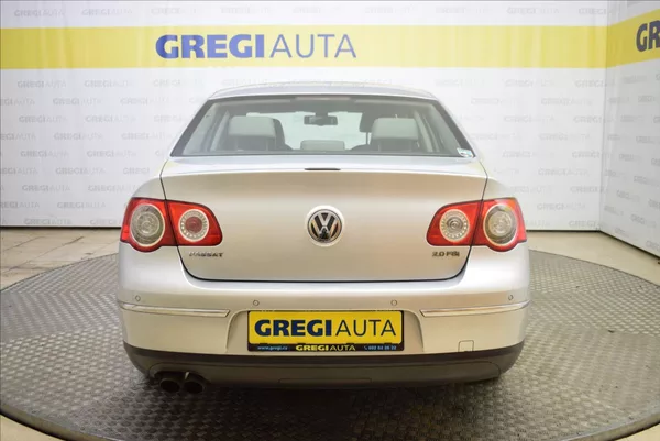 Volkswagen Passat 2,0 FSI HIGHLINE,PR.SERVIS - foto 4