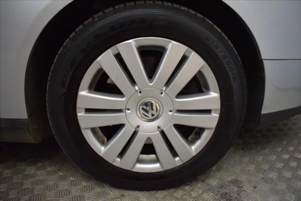 Volkswagen Passat 2,0 FSI HIGHLINE,PR.SERVIS - foto 9