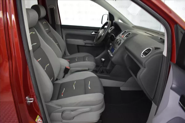 Volkswagen Caddy 1,4 i LIFE PO SERVISU,FAMILY - foto 16