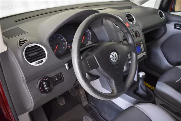 Volkswagen Caddy 1,4 i LIFE PO SERVISU,FAMILY - foto 8