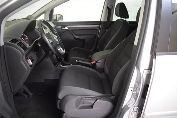 Volkswagen Touran 1,4 TSi PO SERVISU,7MÍST - foto 11