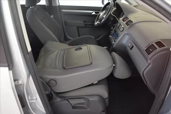 Volkswagen Touran 1,4 TSi PO SERVISU,7MÍST - foto 21
